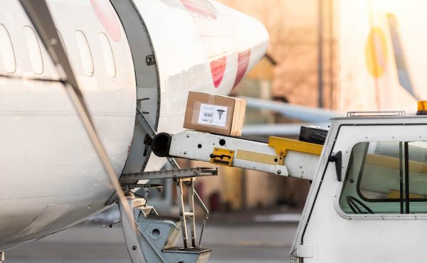 transportar medicamentos en avion temperatura controlada empresa logisber