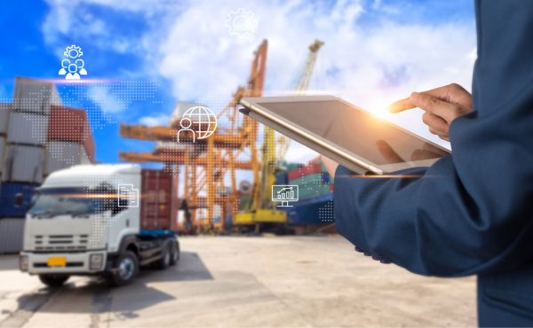 Cómo la digitalización mejora la toma de decisiones en el transporte internacional